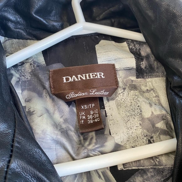 Danier leather jacket - Picture 1 of 3